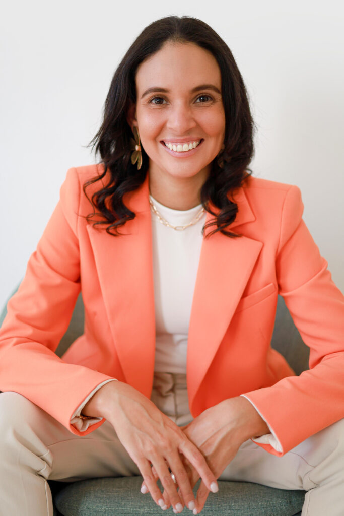 Jessika Aguiar, Immigration Lawyer. Expert Support, Supports your move to Brazil